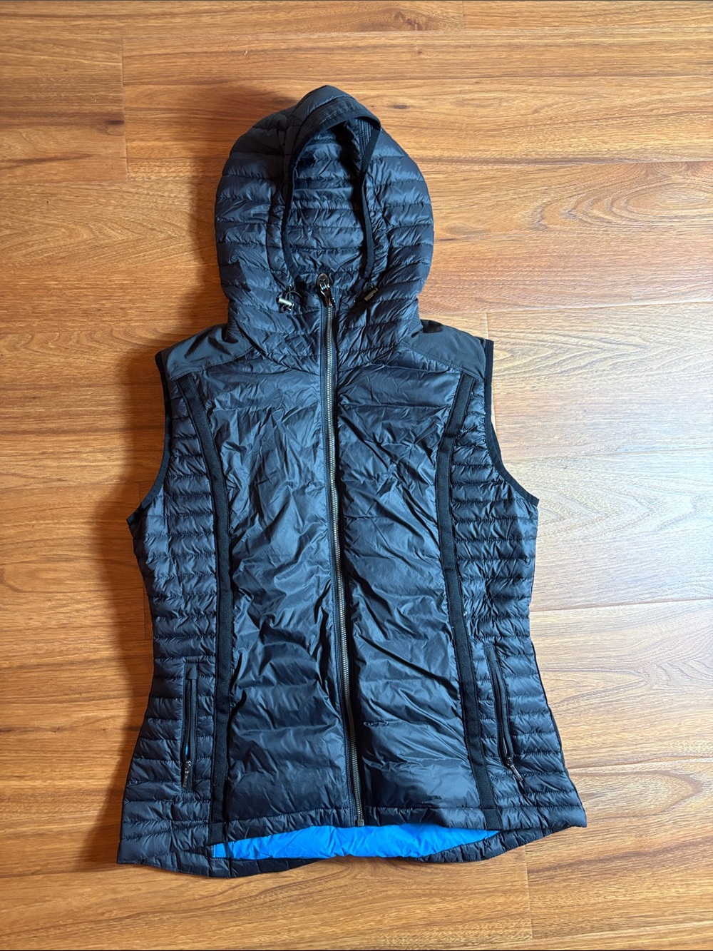 Kuhl women’s large black zip up puffer vest